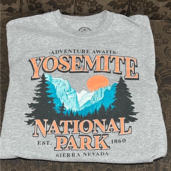 Yosemite National Park T-Shirt - Picture 1 of 4